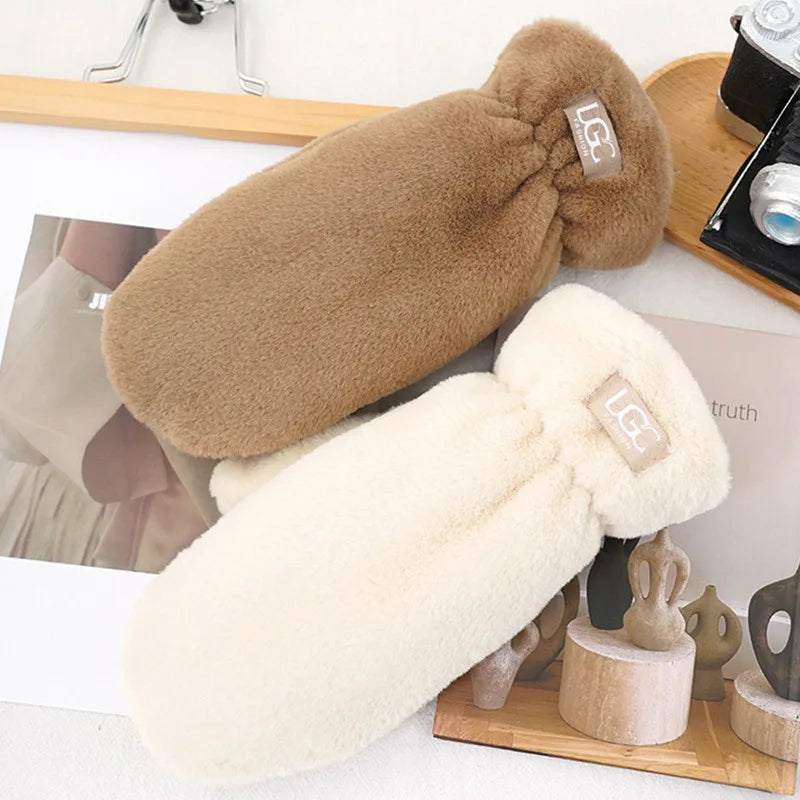 Plush Fluffy Gloves ColdProtection Windproof Thick Mittens Winter Warm Furry Gloves for Women Lovely Soft Outdoor Cycling Gloves