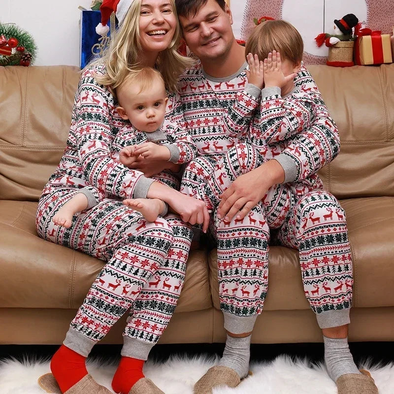 Christmas 2025 Family Matching Outfits Allover Print Mom Dad Kids 2 Pieces Pajamas Set Sleepwear Baby Romper Xmas Look Pyjamas